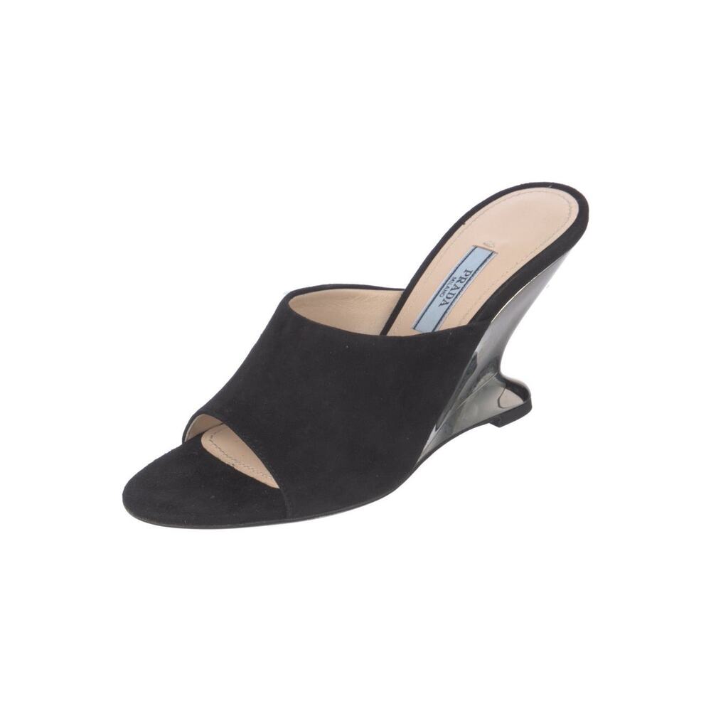❤️Prada Suede Heels❤️ - Picture 2 of 5